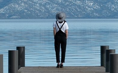 579x357px